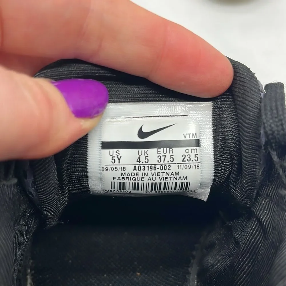 Nike Air Max 720 Black & Purple 5Y Tennis Shoes Sneakers